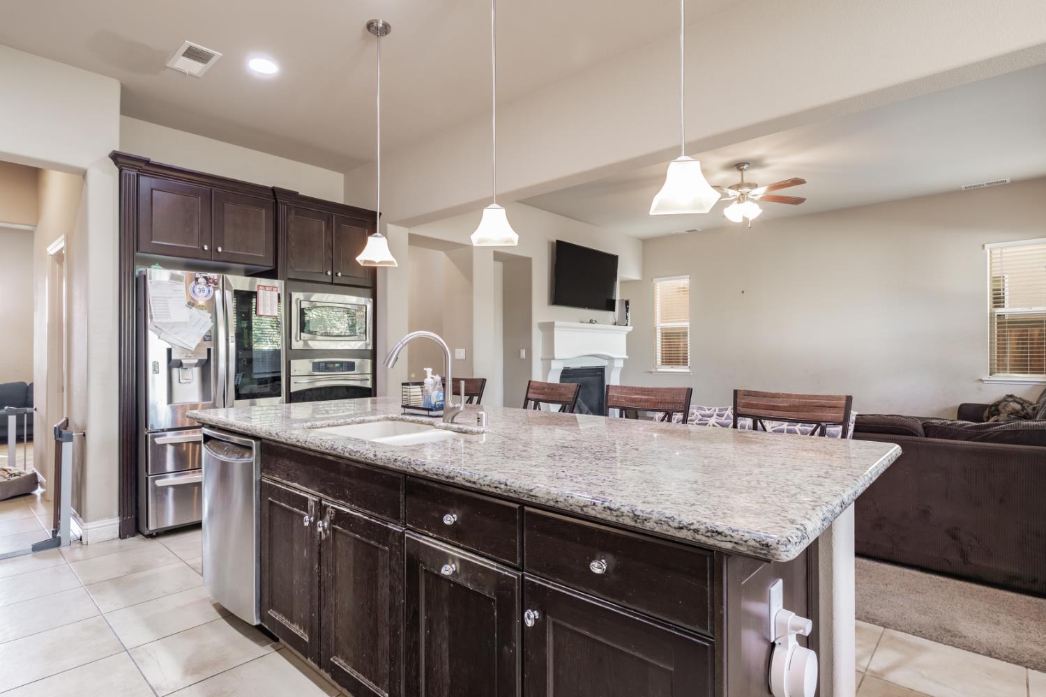 3299 Poe Avenue Clovis, CA 93619 - Photo 10 of 31