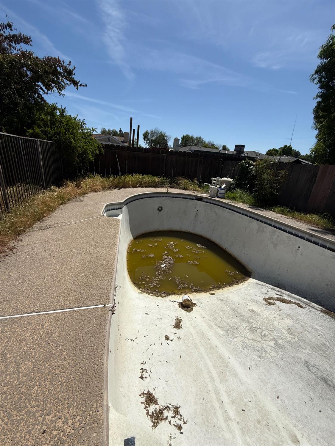 537 North Granada Drive Madera, CA 93637 - Photo 14 of 27 a view of swimming pool