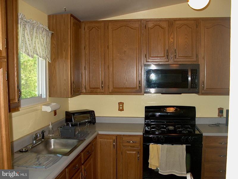 302 Townleigh Road Reisterstown, MD 21136 - Photo 12 of 24 Kitchen