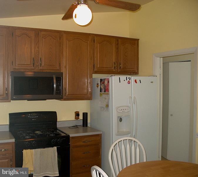 302 Townleigh Road Reisterstown, MD 21136 - Photo 13 of 24 Kitchen