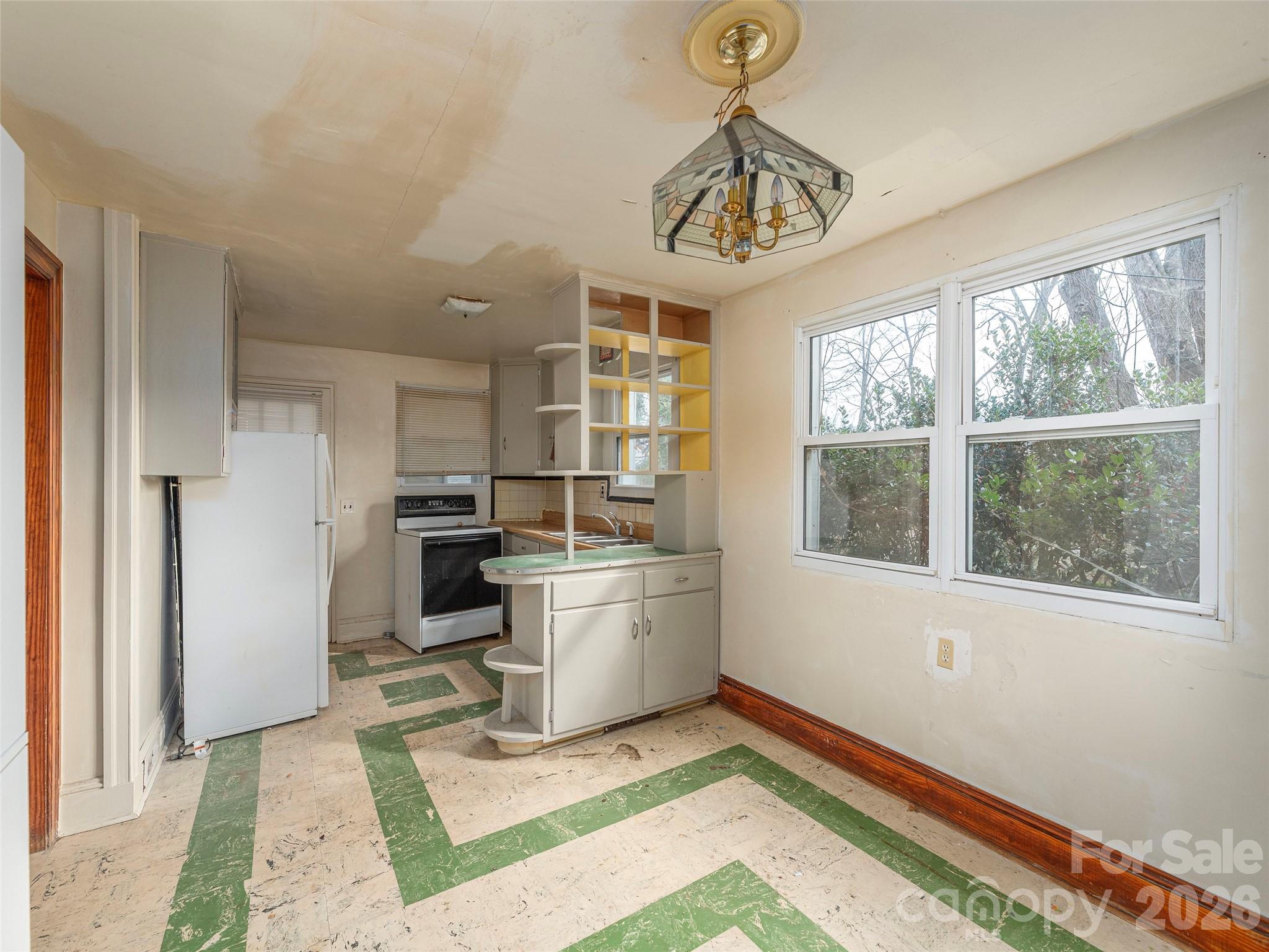 92 Mauney Cove Road Waynesville, NC 28786 - Photo 3 of 17