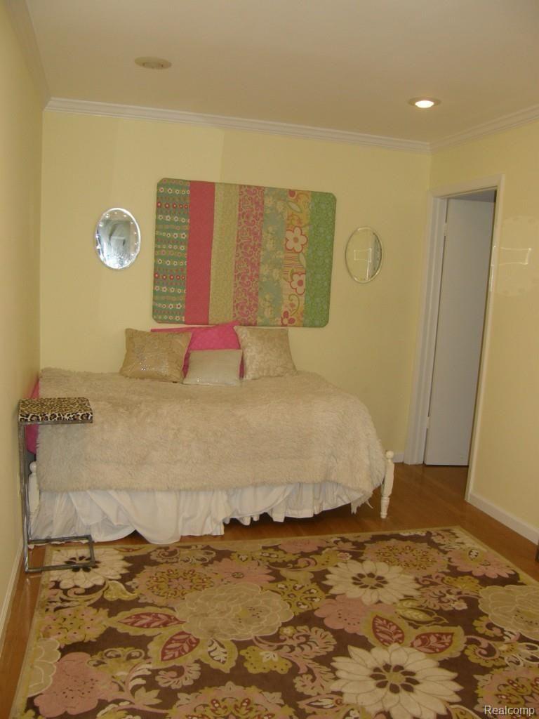 2010 East Gunn Road Rochester, MI 48306 - Photo 16 of 20 Bedroom Room #4