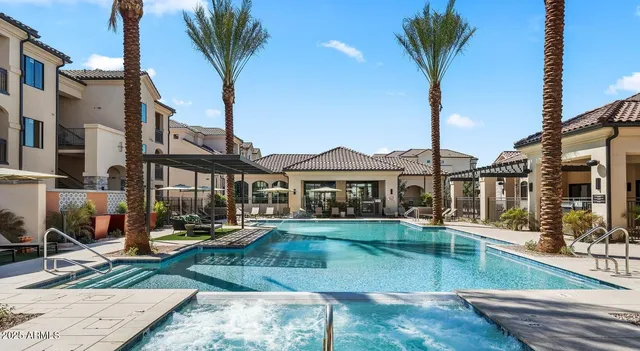 $1,878 | 5885 South 32nd Street, Unit B1, Phoenix, AZ 85040