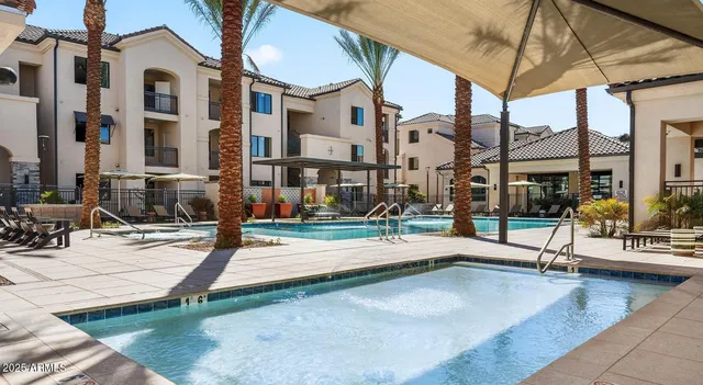 $1,878 | 5885 South 32nd Street, Unit B1, Phoenix, AZ 85040