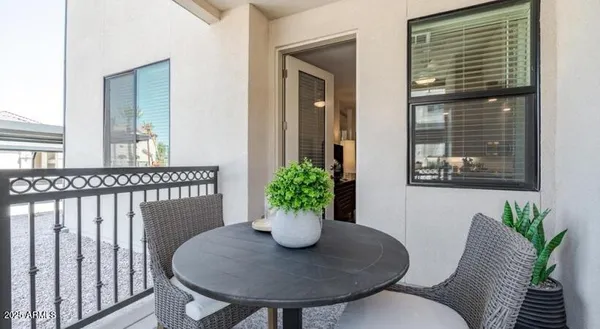 $1,824 | 5885 South 32nd Street, Unit B1, Phoenix, AZ 85040