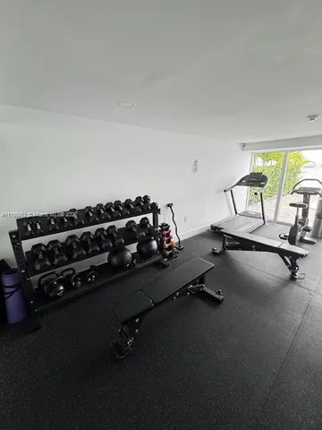 $2,300 | 7928 West Drive, Unit 304, North Bay Village, FL 33141