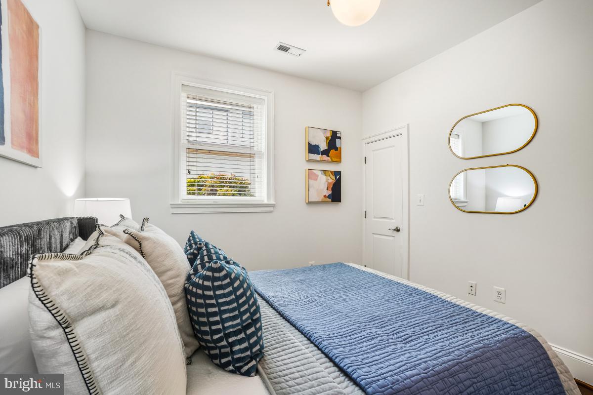 321 18th Street Southeast, Unit 2 Washington, DC 20003 - Photo 19 of 30