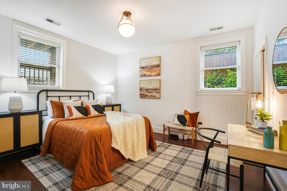 321 18th Street Southeast, Unit 2 Washington, DC 20003 - Photo 20 of 30