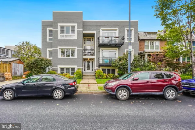 $465,000 | 321 18th Street Southeast, Unit 2, Washington, DC 20003