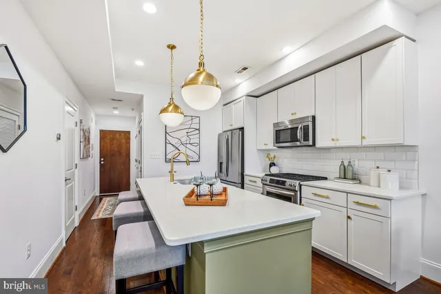 $465,000 | 321 18th Street Southeast, Unit 2, Washington, DC 20003