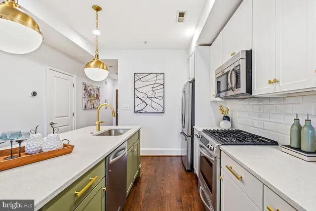 $465,000 | 321 18th Street Southeast, Unit 2, Washington, DC 20003