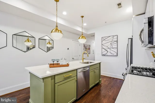 $465,000 | 321 18th Street Southeast, Unit 2, Washington, DC 20003