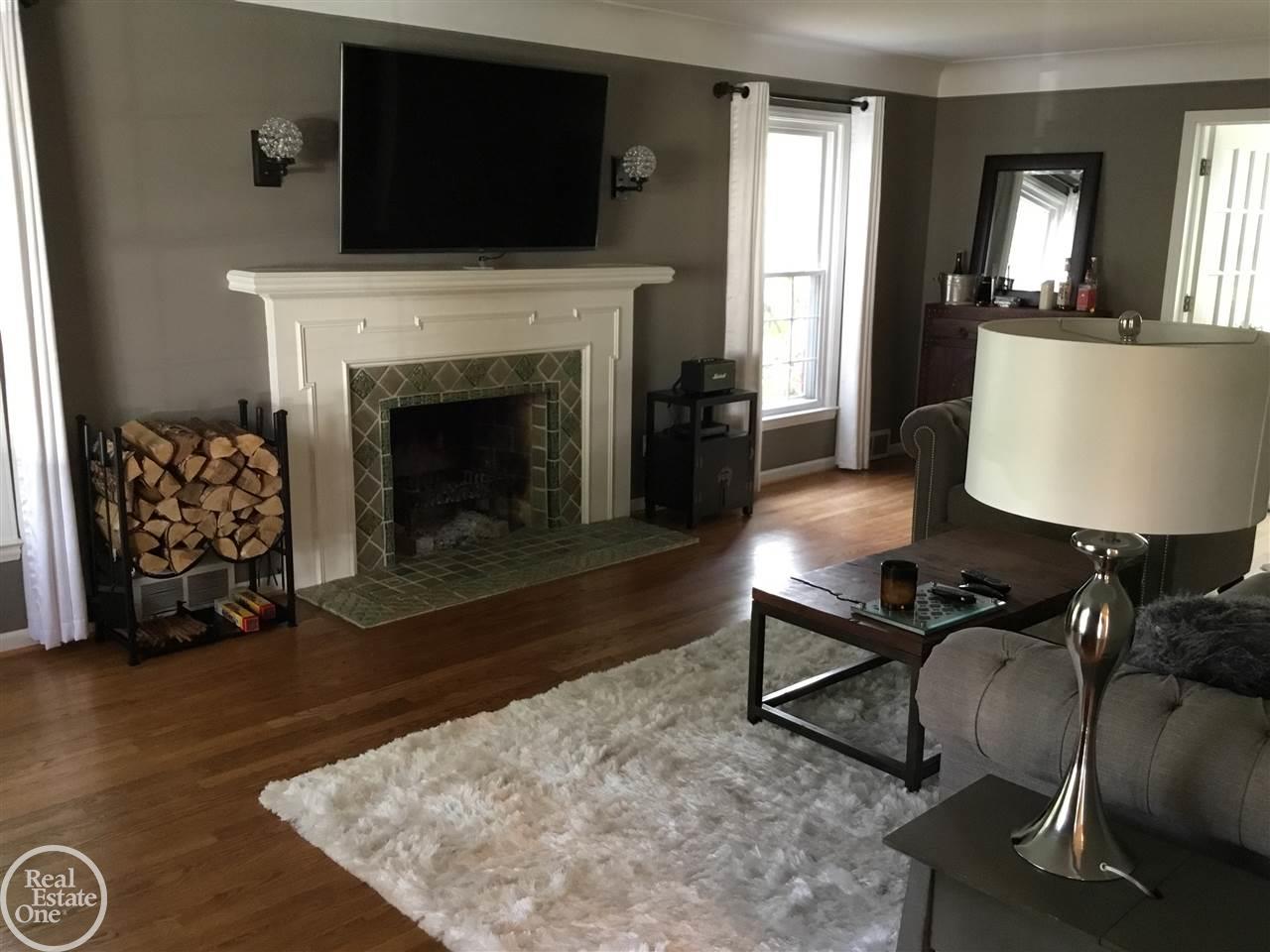 951 North Oxford Road Grosse Pointe Woods, MI 48236 - Photo 9 of 32