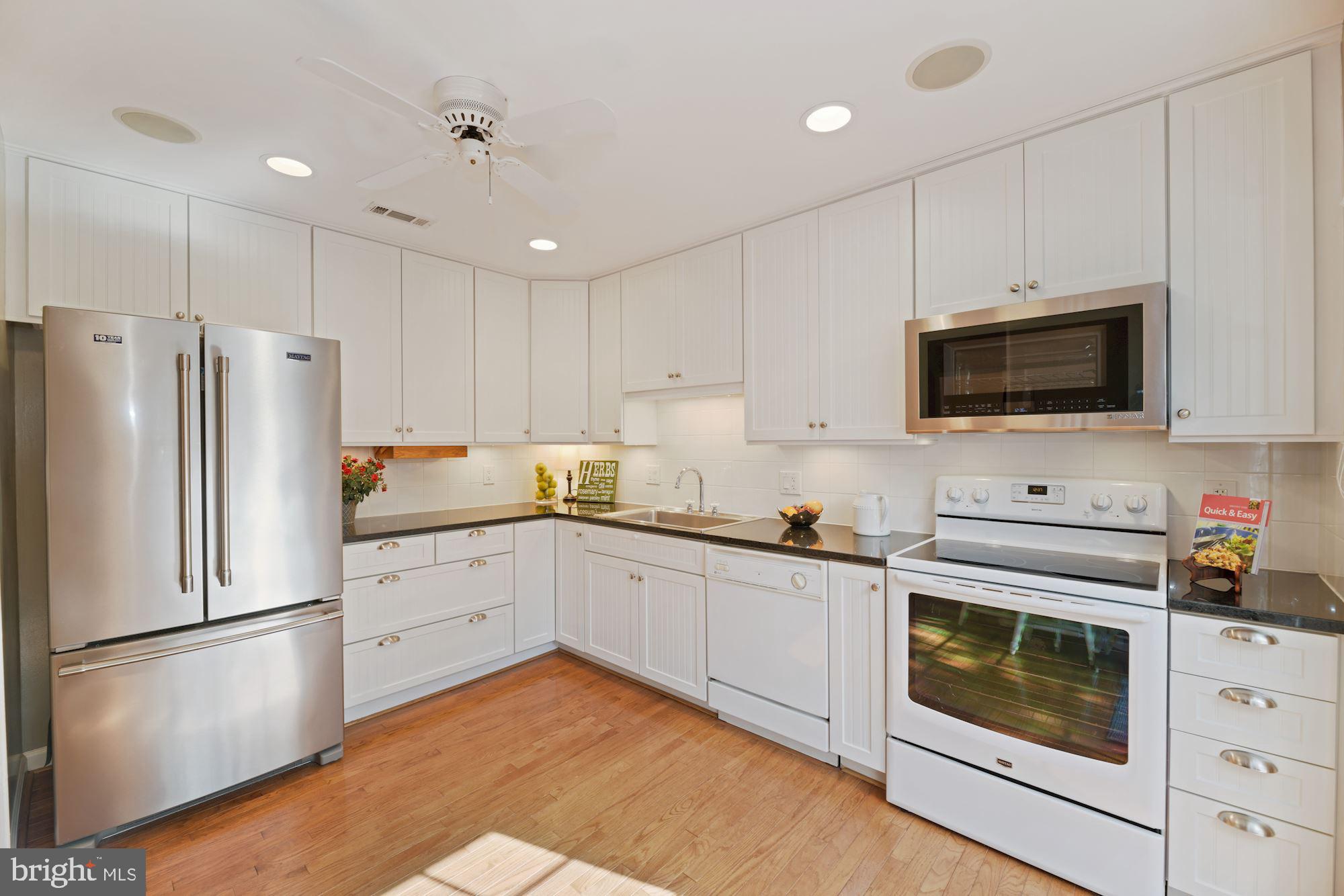 8427 Forrester Boulevard Springfield, VA 22152 - Photo 8 of 49 Gallery Image 8