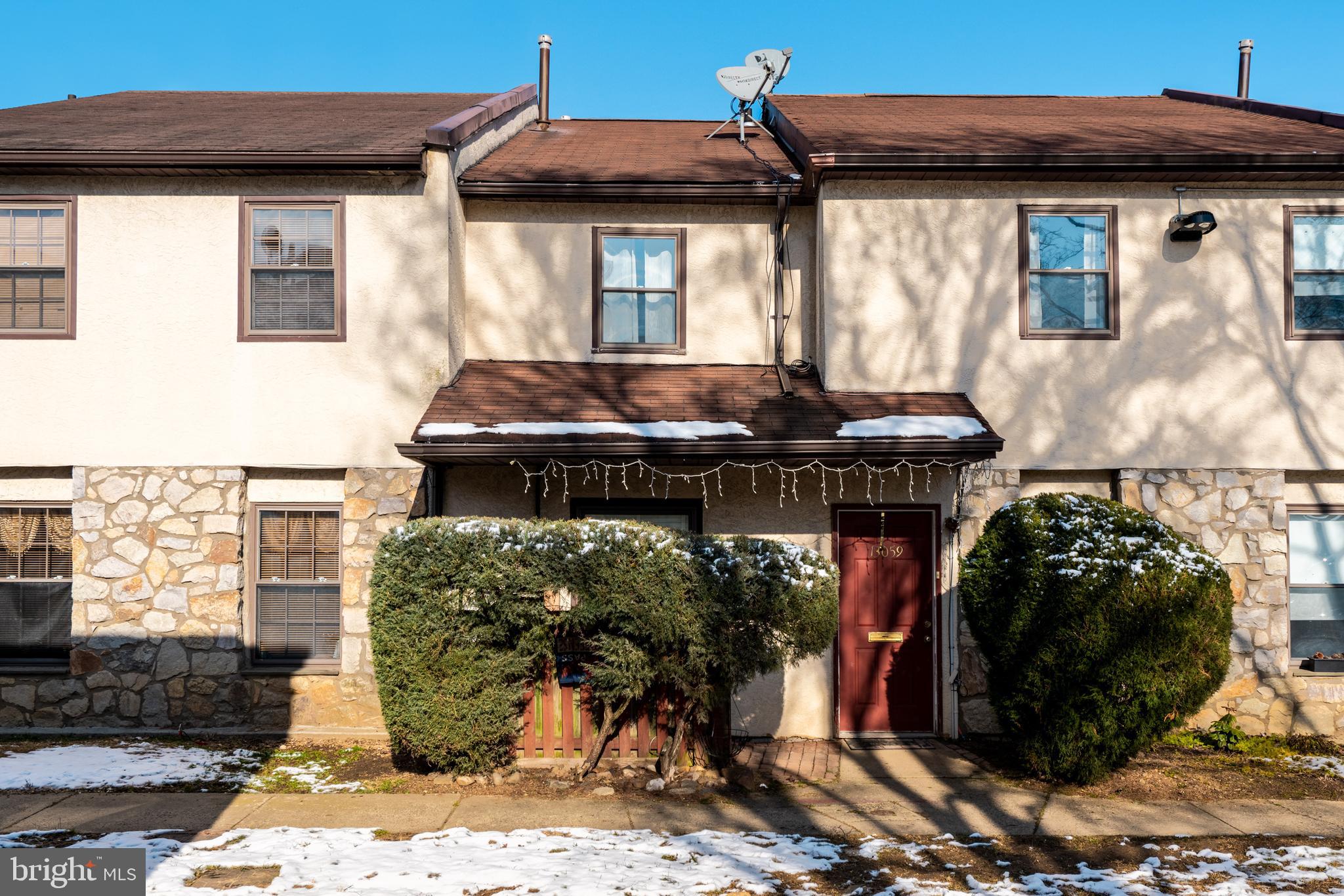 13059 Townsend Road, Unit J11 Philadelphia, PA 19154 - Photo 1 of 28