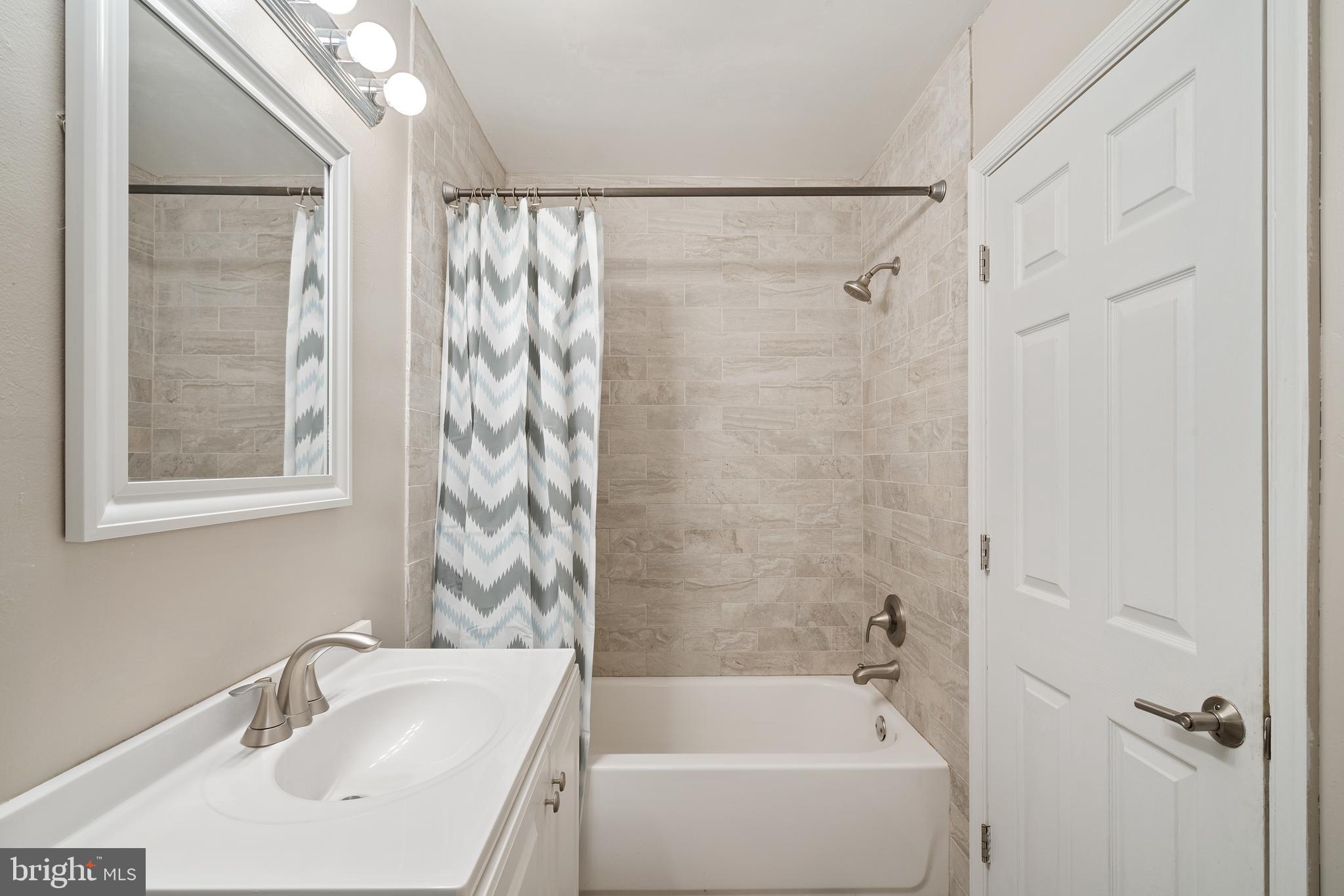 13059 Townsend Road, Unit J11 Philadelphia, PA 19154 - Photo 15 of 28
