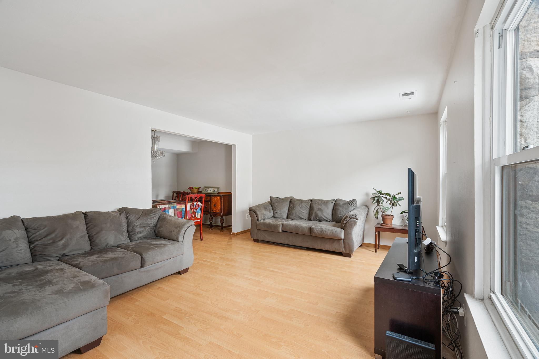 13059 Townsend Road, Unit J11 Philadelphia, PA 19154 - Photo 4 of 28