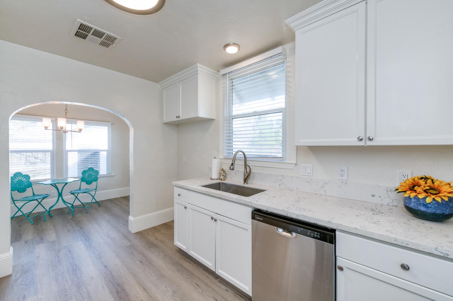 701 East Clinton Avenue Fresno, CA 93704 - Photo 13 of 40