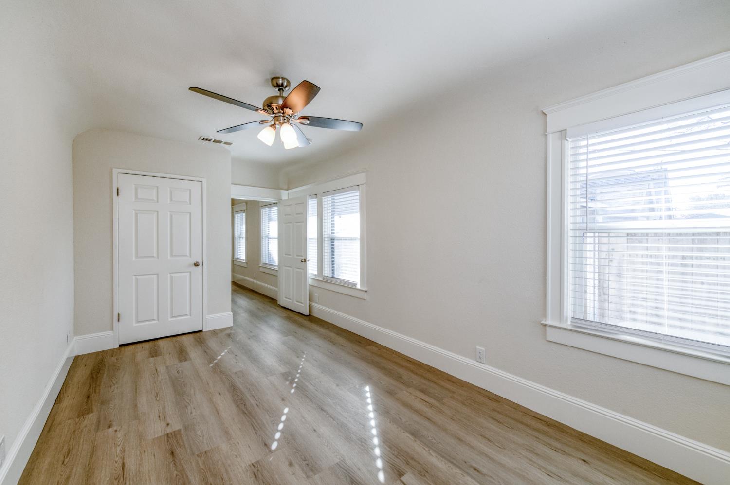 701 East Clinton Avenue Fresno, CA 93704 - Photo 30 of 40