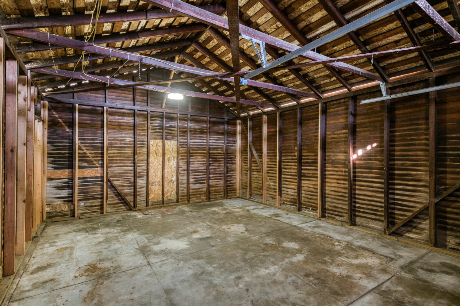 701 East Clinton Avenue Fresno, CA 93704 - Photo 39 of 40