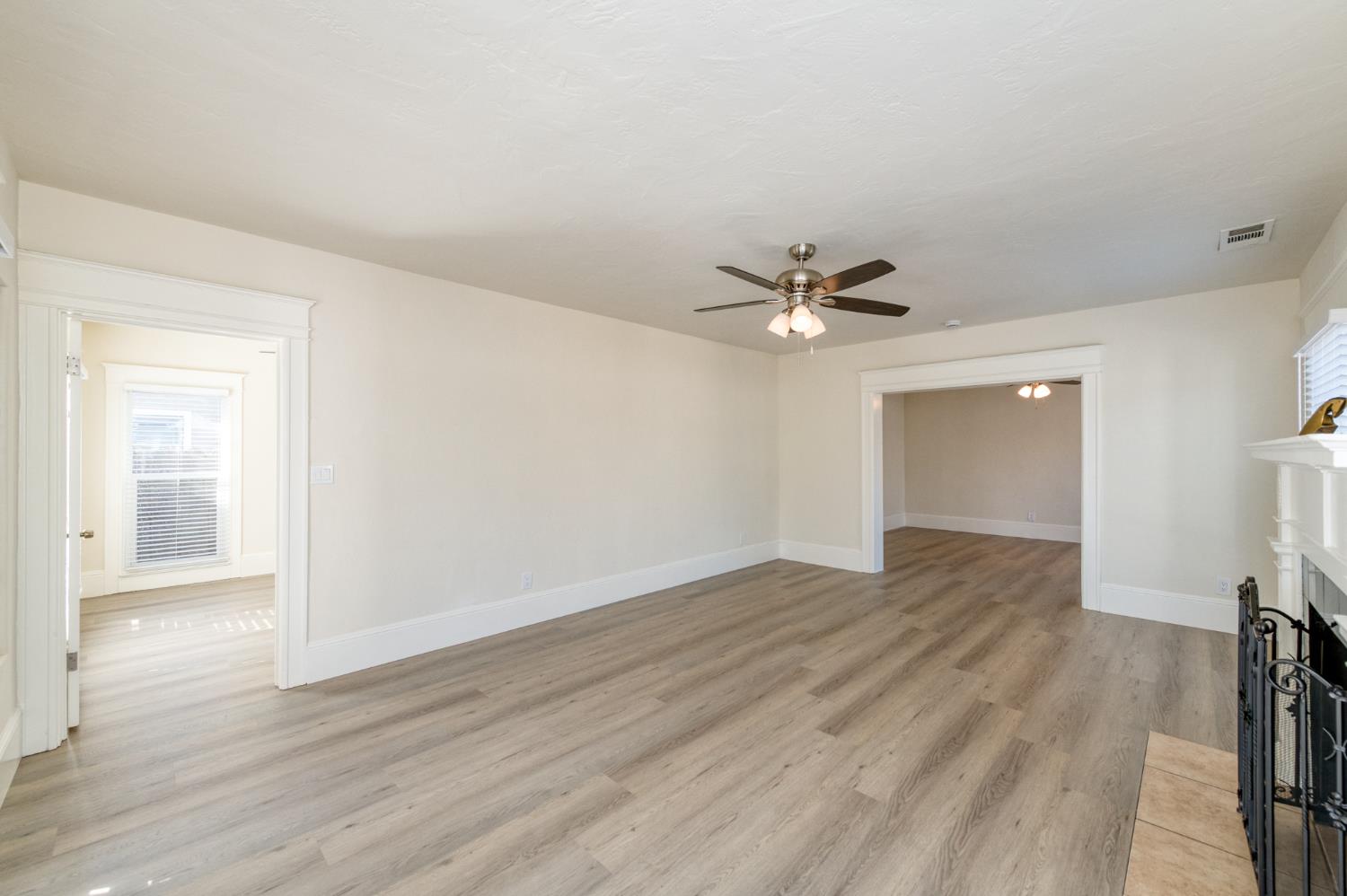 701 East Clinton Avenue Fresno, CA 93704 - Photo 5 of 40