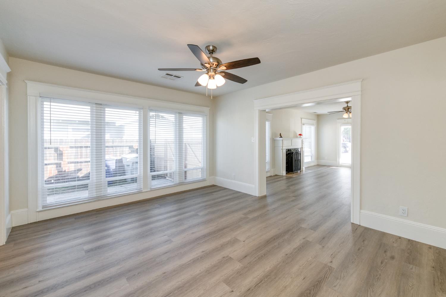 701 East Clinton Avenue Fresno, CA 93704 - Photo 9 of 40