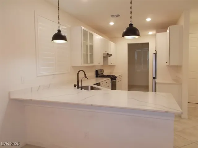 $2,100 | 1613 Roaring Cougar Avenue, North Las Vegas, NV 89086