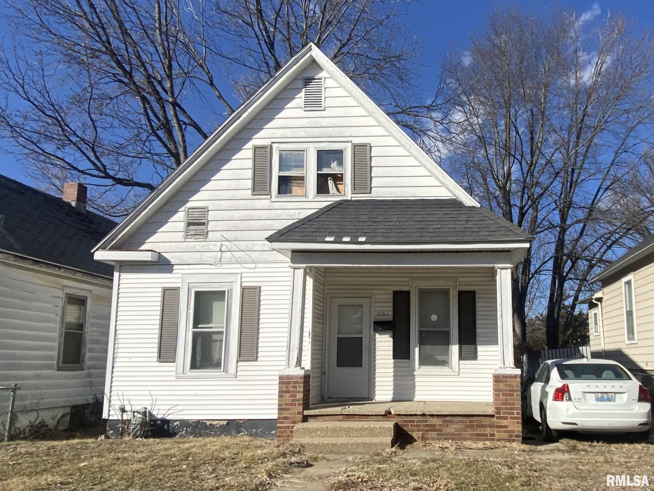 2103 East Lawrence Avenue Springfield, IL 62703 - Photo 1 of 7 Gallery Image 1