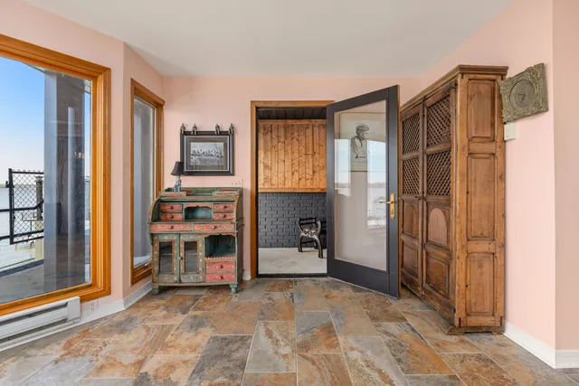 $1,599,000 | 105 Lake View Drive, Muscle Shoals, AL 35661