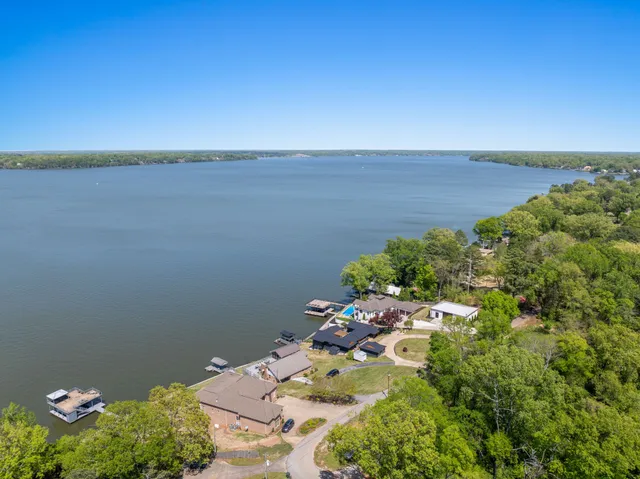 $1,599,000 | 105 Lake View Drive, Muscle Shoals, AL 35661