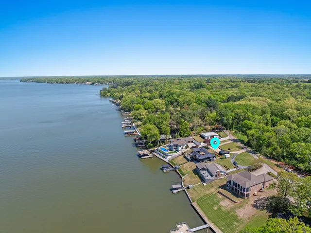$1,599,000 | 105 Lake View Drive, Muscle Shoals, AL 35661