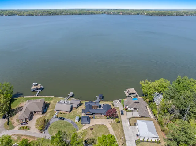 $1,599,000 | 105 Lake View Drive, Muscle Shoals, AL 35661