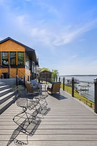 $1,599,000 | 105 Lake View Drive, Muscle Shoals, AL 35661