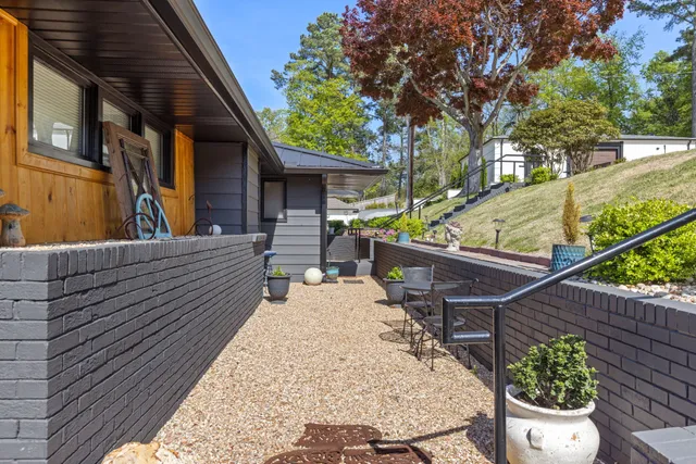 $1,599,000 | 105 Lake View Drive, Muscle Shoals, AL 35661