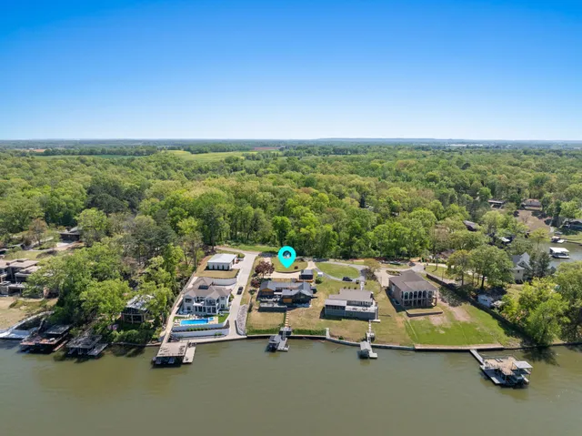 $1,599,000 | 105 Lake View Drive, Muscle Shoals, AL 35661