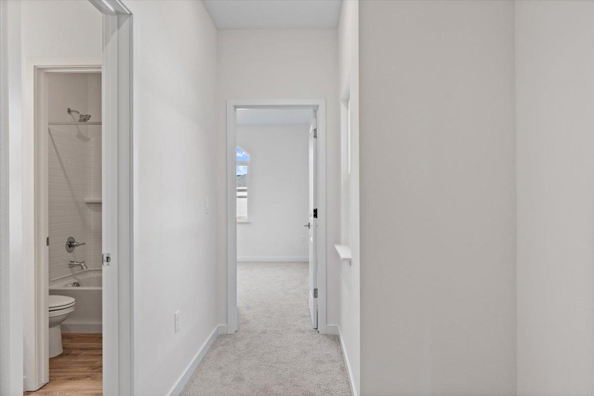 271 Piper Lane Colusa, CA 95932 - Photo 25 of 39 a view of a bathroom from a hallway