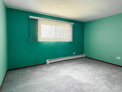 $169,000 | 8970 North Parkside Avenue, Unit 408, Des Plaines, IL 60016