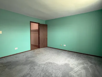 $169,000 | 8970 North Parkside Avenue, Unit 408, Des Plaines, IL 60016