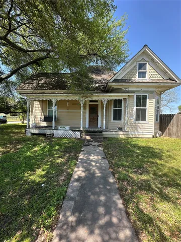 $259,999 | 1045 8th Street, Hempstead, TX 77445