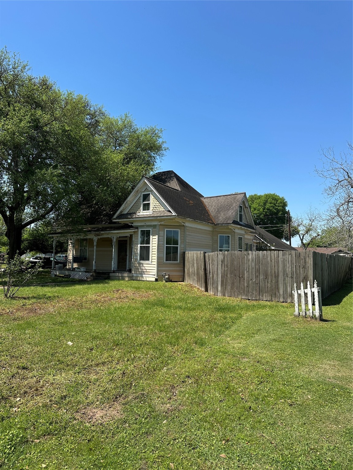 1045 8th Street Hempstead, TX 77445 - Photo 4 of 40