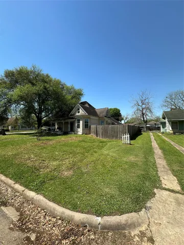 $259,999 | 1045 8th Street, Hempstead, TX 77445