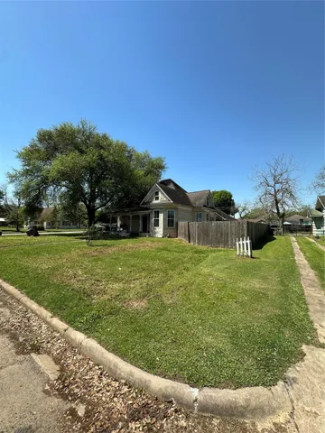 $259,999 | 1045 8th Street, Hempstead, TX 77445