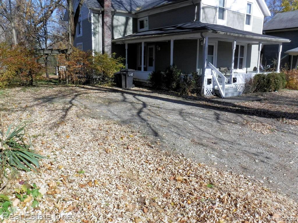 318 East Brooks Street Howell, MI 48843 - Photo 4 of 26