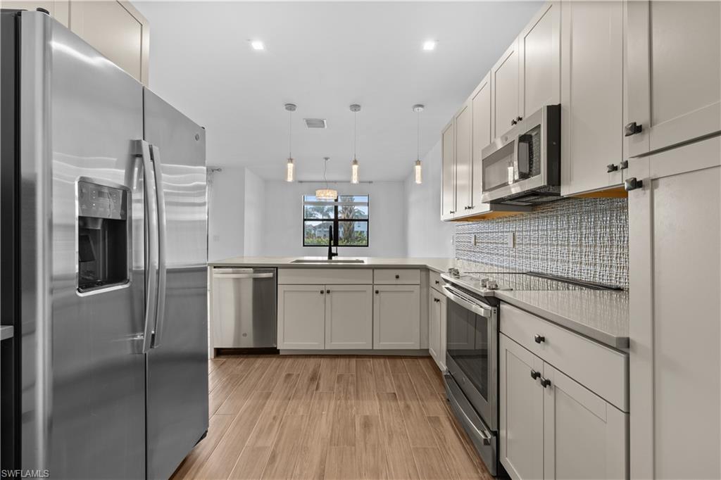 7548 Carnegie Way Naples, FL 34119 - Photo 5 of 20 Kitchen
