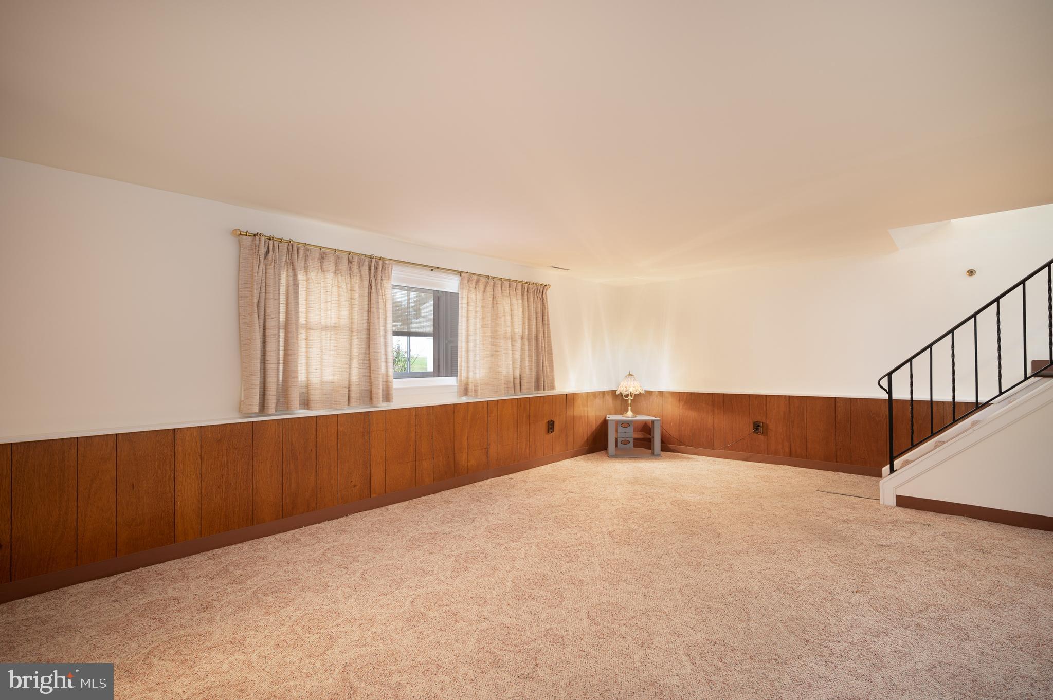 16 George Read Road New Castle, DE 19720 - Photo 14 of 26 Family Room