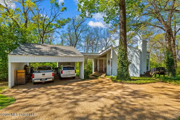 $349,500 | 825 Crestview Drive, Yazoo City, MS 39194