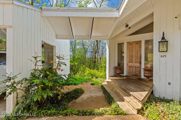 $349,500 | 825 Crestview Drive, Yazoo City, MS 39194