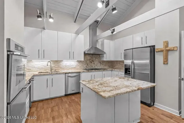 $349,500 | 825 Crestview Drive, Yazoo City, MS 39194