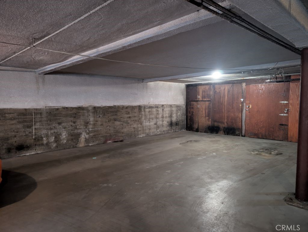 438 Cedar Avenue, Unit 4 Long Beach, CA 90802 - Photo 12 of 12 a view of a empty room