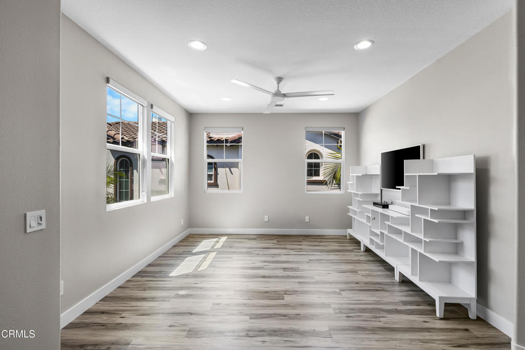 4173 Caribbean Street Oxnard, CA 93035 - Photo 26 of 57